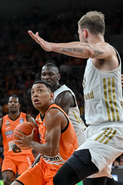 卫罗宾逊 卫罗宾逊