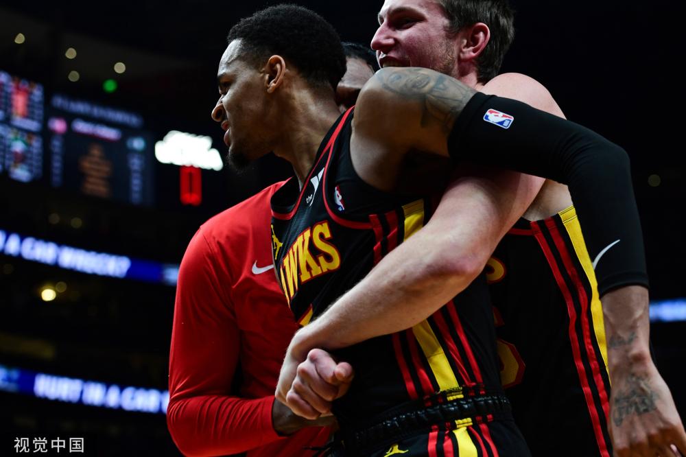 也展示了他 也展示了他